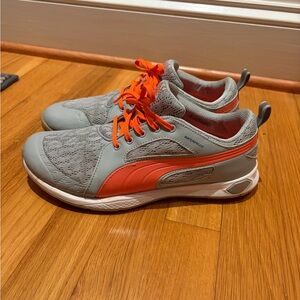 Women’s Size 8.5 Puma Women's BioFly Mesh Golf Shoes in gray and orange